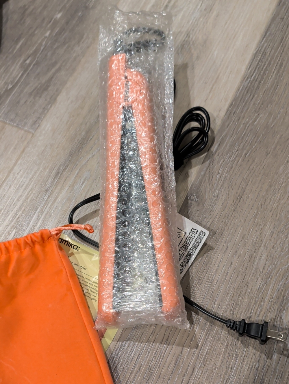 *NEW* amika Orange Flat iron